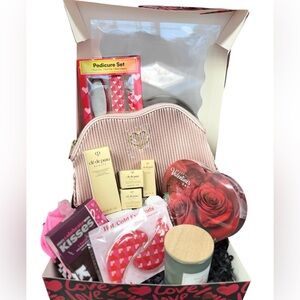 Cle de Peau 5 piece luxury skincare ,Valentine’s Day gift set